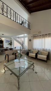 Casa com piscina a 50 metros do Mar