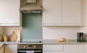 Stunning 2 bed Tottenham st