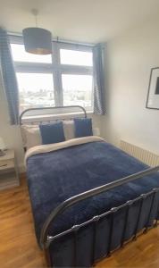 2 bedroom Apartment, London Skyline Views over Canary Warf