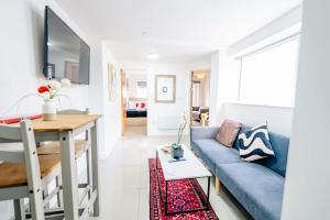 2 Bedrooms Ground Floor Flat With Private Garden