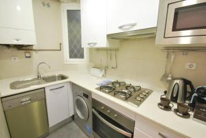 Four-Bedroom Apartment room in Rocafort SDB