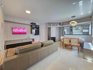 Casa 3 quartos piscina e churrasqueira prox Centro