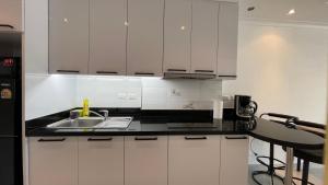 Beautiful sea view cozy condo