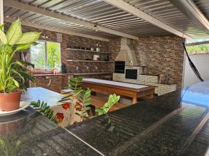 Casa completa em Lindoia - Piscina, Rede suspensa, Área Gurmet, Garagem e Localização privilegiada