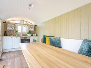 Sybs Farm Shepherds Hut
