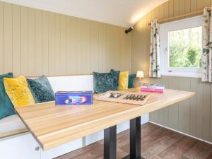 Sybs Farm Shepherds Hut