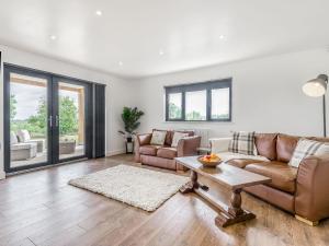 Oak Tree Lodge - Uk38383