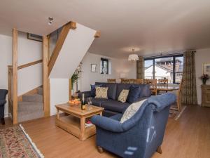 The Coach House - Ukc2772