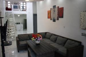 Villa Pool Path to Tortuguero