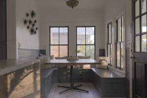 Steps from Live Music Venues-Guest Room Extended Stays