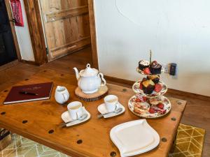 Toms Cabin - Uk35173