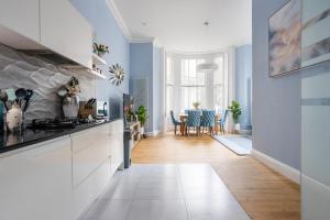 Sophisticated Maisonette in Prestigious Hyde Park