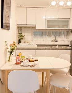 서울 강남 선정릉역 도보3분#공항버스 도보5분#성형#출장#코엑스#롯데월드#고투몰#독립2RooM