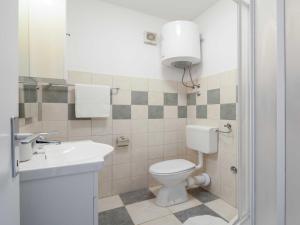 Apartments Bella Vista -One Bedroom Apartment with Terrace and Sea View A2