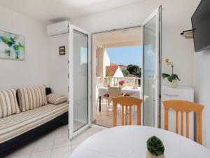 Apartments Bella Vista -One Bedroom Apartment with Terrace and Sea View A2