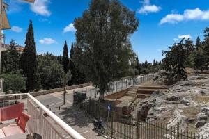 Thissio Acropolis Historic Flat 1