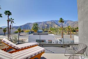 Mountain-View Deck and Pool Luxe Palm Springs Home