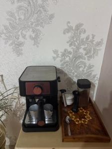 Appart bien équipé avec jardin privé à California