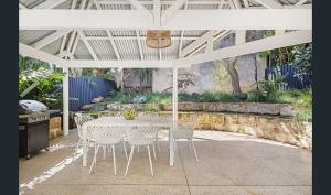 Coastal Beachfront Gateway in City Beach