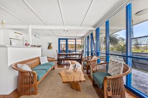 Shelleys - Pet Friendly - Short Walk to Beach