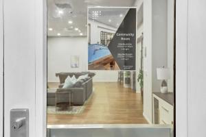 Luxury lofts, Downtown, Playhouse Sq, Near Stadium and Arena, Fire Pit, Rooftop deck, BBQ, Parking, Close to EVERYTHIHNG!