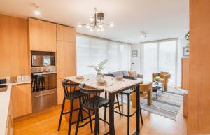 HOM l Las Condes 2D2B Metro Alcantara con Parking