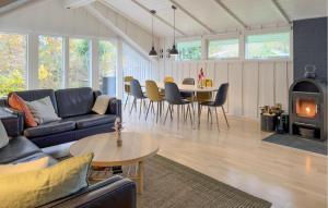 3 Bedroom Gorgeous Home In Knebel