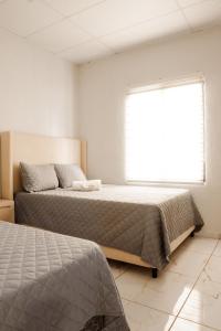 Green Valley House Santa Ana