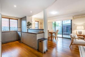 Townhouse on Coode