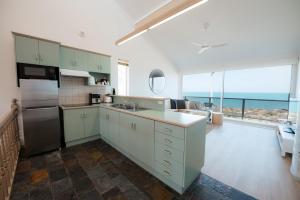 Little Oceana Esplanade - Beachfront Horizons Await