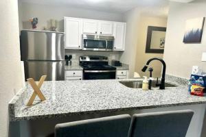 New 2BD Pool DFW I041