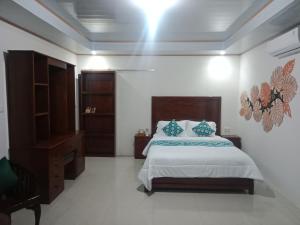 Theresia Bin Cottage