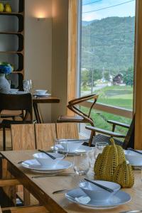 Yamaemi, Spacious luxury chalet 5br, onsen bath