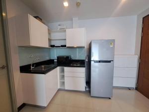 Beautiful room, big balcony, near the mall