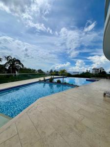 Luxurious New Oceanfront Apartment Santa Marta