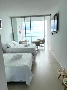 Luxurious New Oceanfront Apartment Santa Marta