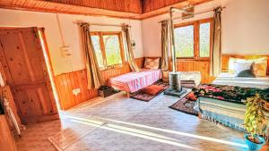 Pahadi Ghar by SiyaU