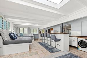 Gone Coastal - Pet Friendly with Swimming Pool