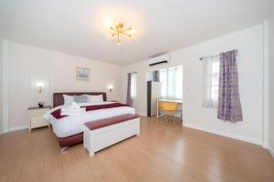 PoolHaus 3BR at Bangla Patong