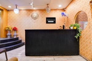 Super Townhouse Science City Formerly Hotel Mannat International