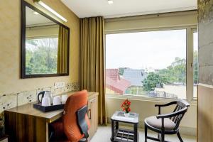 Super Townhouse Oak ONGC Crossway Formerly Hotel Gold Stone Comfort