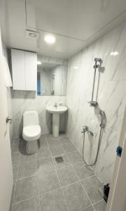 Onjae 501-Gunkuk Uni St 3min-All New-Nearby Seongsu-super cozy Queenbed