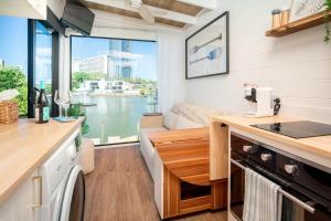 골드코스트 Tiny Home in the heart of Broadbeach-River Views! 싱글룸 스위트룸