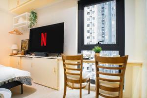 Fully Furnished Urban Oasis : FREE Pool Stay