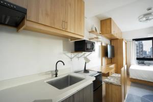 Fully furnished :Japandi Warm Studio Retreat in QC