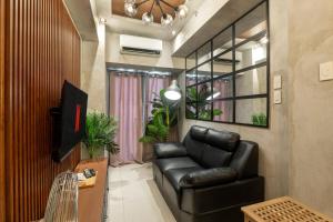 Modern Industrial 1 BR | Condo | MOA Shore 3 NAIA