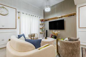 The Urban Retreat Elegant 3BR Townhouse Villanova