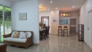 Naiharn Beach Holiday Villa 2, Rawai Phuket
