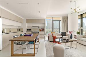 Silkhaus Large 3BR plus Maid Room Elegant Marina View