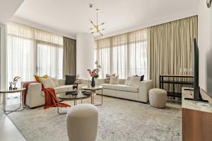 Silkhaus Large 3BR plus Maid Room Elegant Marina View